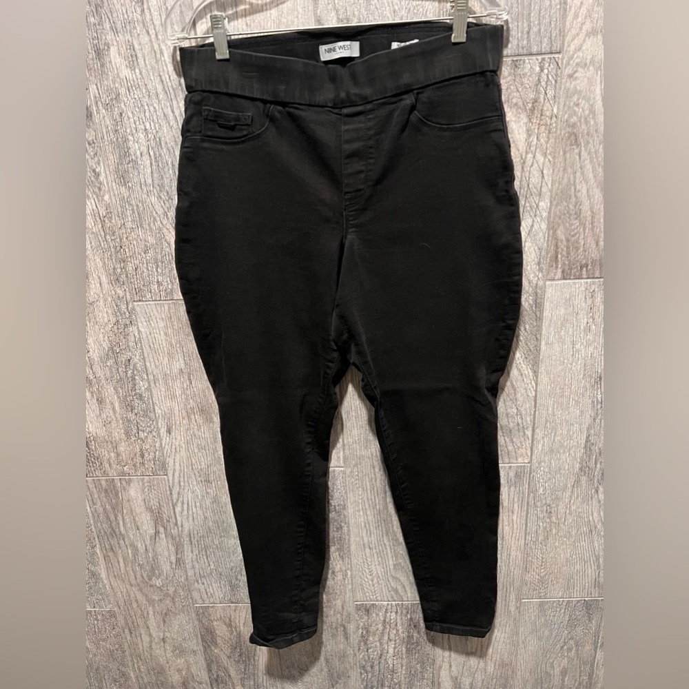 Nine West pull on twill leggings great condition